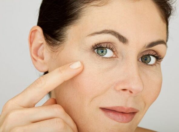 Los procedimientos cosméticos después de los 45 años tienen como objetivo aumentar la hidratación de la piel.