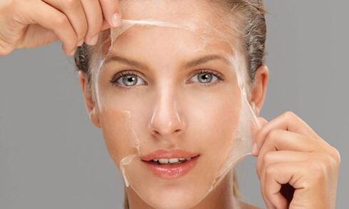 El peeling profundo potencia los procesos de regeneración de la piel, rejuveneciéndola. 